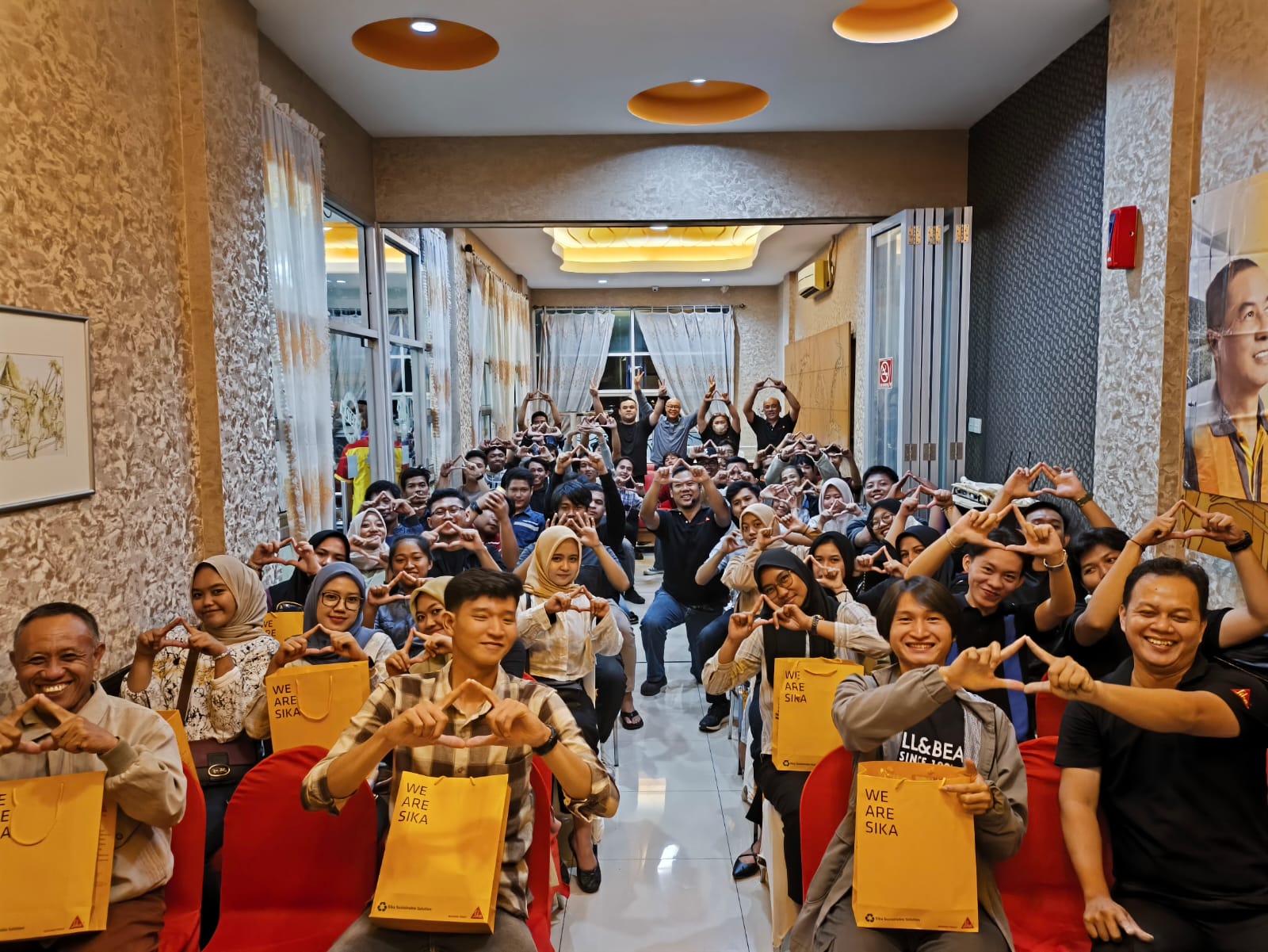 Kontraktor dan mahasiswa teknik sipil memenuhi ruang pelatihan di Palembang